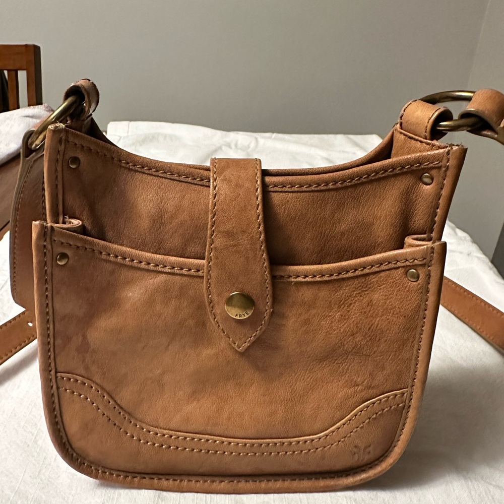 FRYE AND CO. Tan Leather Shoulder Bag